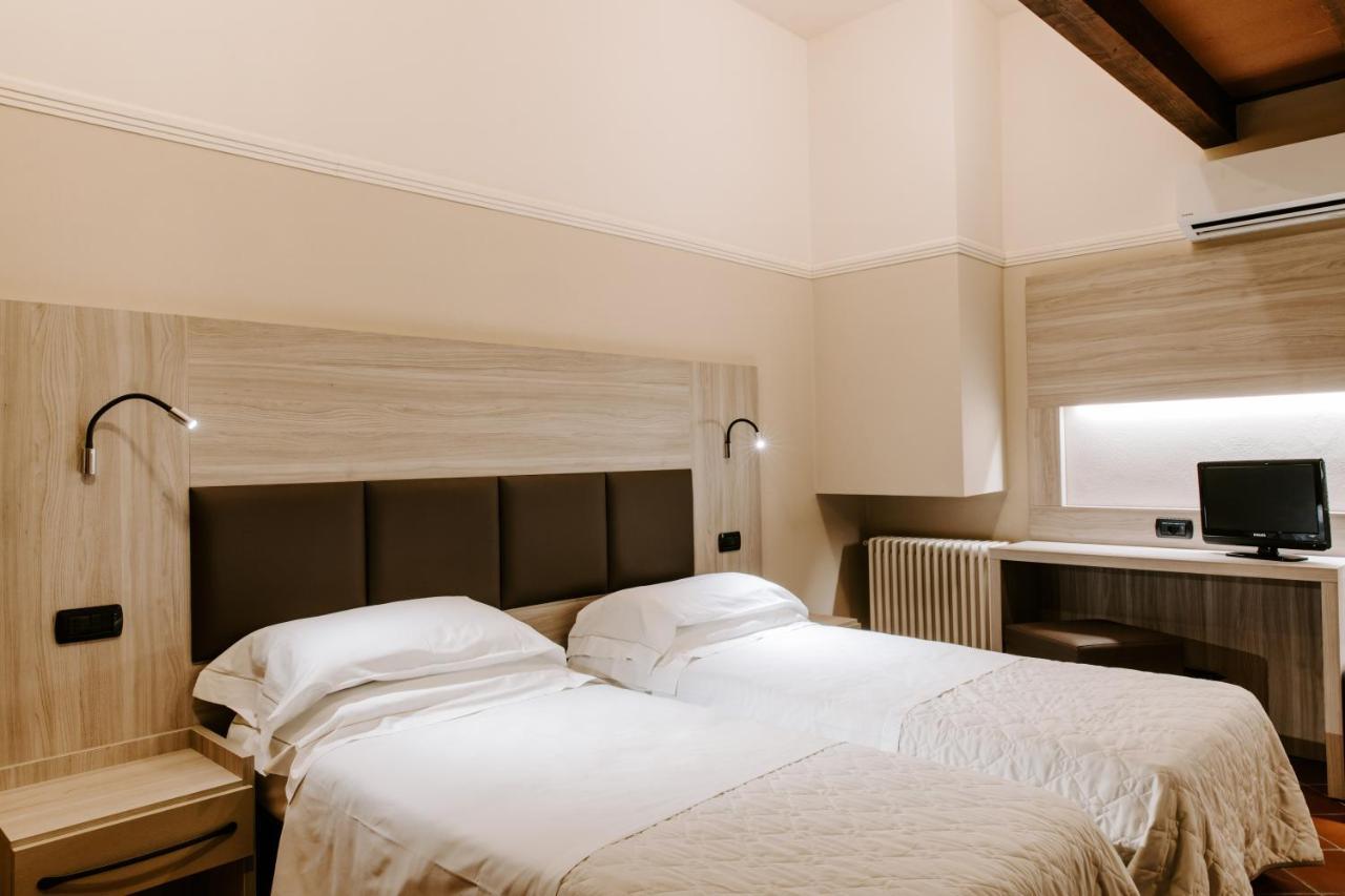 בודירו Country House Santa Maria Maddalena מראה חיצוני תמונה