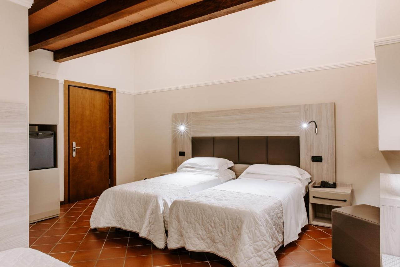 בודירו Country House Santa Maria Maddalena מראה חיצוני תמונה